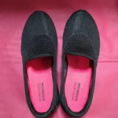 SKECHERS スリッポン ブラック/ピンク