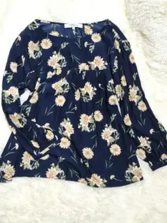 【匿名配送】アンタイトル　UNTITLED　花柄カットソー　七分袖　ネイビー　M