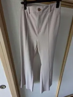 GU フレアパンツ　薄ピンク
