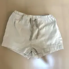 ベージュ ショートパンツ 後ろポケット付き