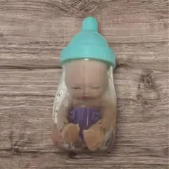 赤ちゃん人形入り哺乳瓶