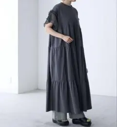 【フォルクシー】美品✨ビックシルエットラメフリルロングワンピース F 半袖