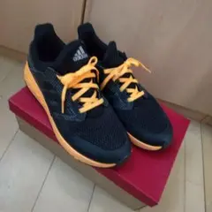 adidasスニーカー 25cm