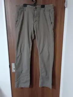 volcom チノパン