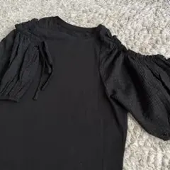 バルーン袖 オープンショルダー　ブラックTシャツ