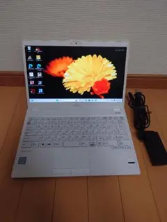 富士通 LIFEBOOK UH75/B3 Core i7-8550U
