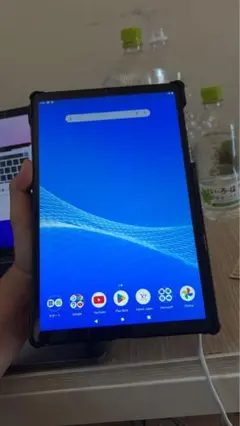 青いAndroidタブレット 約10インチ 本体
