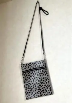 【ハンドメイド】サコッシュ　ラミネートアニマル