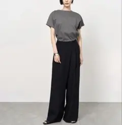 ソージュ　スラントタックワイドパンツ　S navy stripe