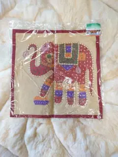象の刺繍クッションカバー　インド