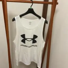 UNDER ARMOUR ホワイト タンクトップ