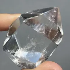 高品質　ヒマラヤ産水晶　フリーカット　底面磨き 71g　自然石