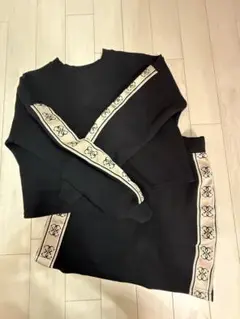 GUESS スウェットセットアップ