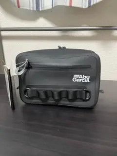 ☆23日午前まで最終値下げ ☆新品【品切れ続出】防水サコッシュ