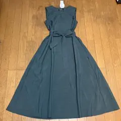 新品タグ付き リボンベルト付きロングワンピース　グリーン系