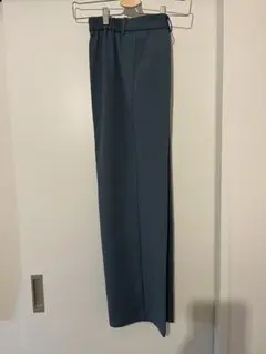 GU カットソーカラースラックス　ブルーM