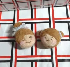 女の子　顔パーツ2個セット　羊毛フェルト