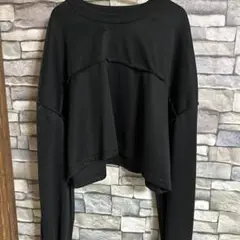 フィグメンツ　ショート丈薄手トレーナー　新品未使用