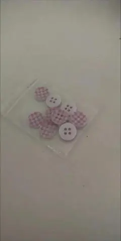 ピンクとホワイトのボタンセット