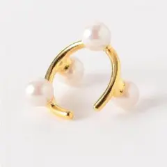 新作*美品*パールモチーフ*イヤーカフ