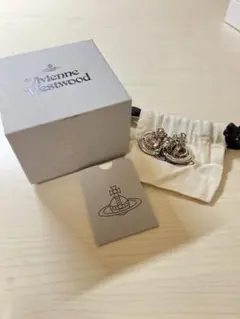 Vivienne Westwood オーブピアス