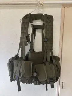 ナ*ア様 BLACKHAWK! ブラックホーク フロントスプリット チェストリグ Amazon | BLACKHAWK スプリットフロントチェストリグ ブラック