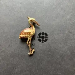 ブローチ