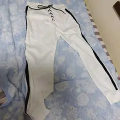 白パンツ