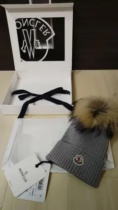 可愛い♡★新品‼️MONCLER モンレール ポンポン付ニット帽 国内正規店購入