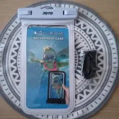新品未使用　防水スマホケース　ホワイト