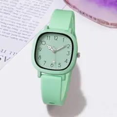 【新品】腕時計　シリコンバンド　緑　丸文字　可愛い　カジュアル　おしゃれ