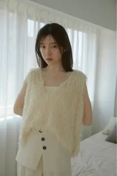 【美品】 Alumu feather fringe vest アイボリー