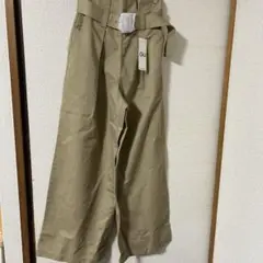 ジーユーのワイドパンツ　Sサイズ　新品タグ付きです
