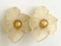 Item thumbnail for item 3ea63b20-b30b-4303-a66c-61f9615e17b4