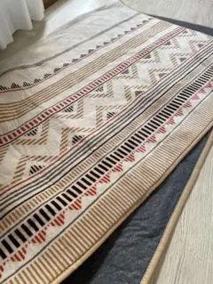 本日限定値下げ！　ラグ　2畳用　カーペット　美品