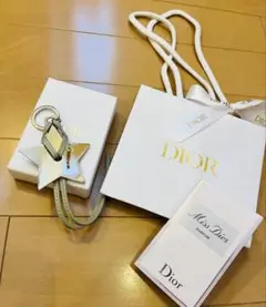Dior 星型キーホルダー & Miss Dior パルファムサンプル