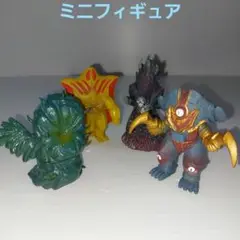 ウルトラマン　怪獣シリーズ　ミニフィギュア4体！グリーンモンス、サンドロス他