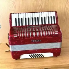 Yamaha S-32B アコーディオン 赤 YAMAHA S-32 B アコーディオン 32鍵盤 赤 ソフトケース付 - メルカリ