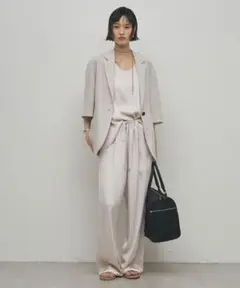 ガリャルダガランテ　サテンドロストパンツ