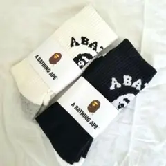 新品未使用　A BATHING APE 　エイプ　靴下 ソックス　　黒白2足