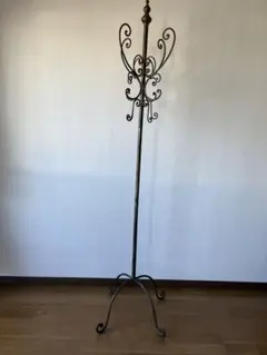 アンティーク仕上げのアイアンラック