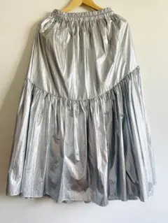 シルバー　スカート