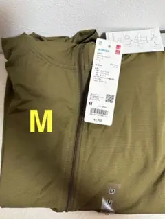 新品　ユニクロ　UNIQLOエアリズムUVカットフルジップパーカー　オリーブ　M