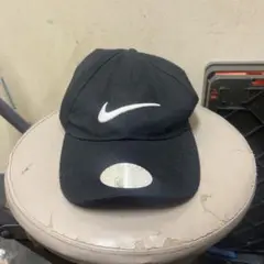 Nike 黒 キャップ ロゴ入り