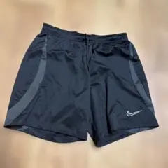 Nike ブラック ショートパンツ　SIZE XL