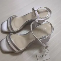 お値下げ❗️INDIVI シルバー ストラップサンダル☘