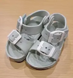 ベビーサンダル 13.0cm バックル付き グレー