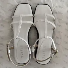 美品　JIHYANG チヒャン　サンダル
