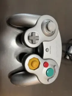 ゲームキューブコントローラー　シルバー