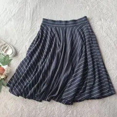 美品(L)フレアスカート/ヒザ丈/ウエスト後ろゴム/ ストライプ/ネイビー